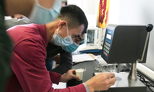 巩固技能，精益求精 —— “生产过程控制的聚酯锥板粘度和酸值测试”
